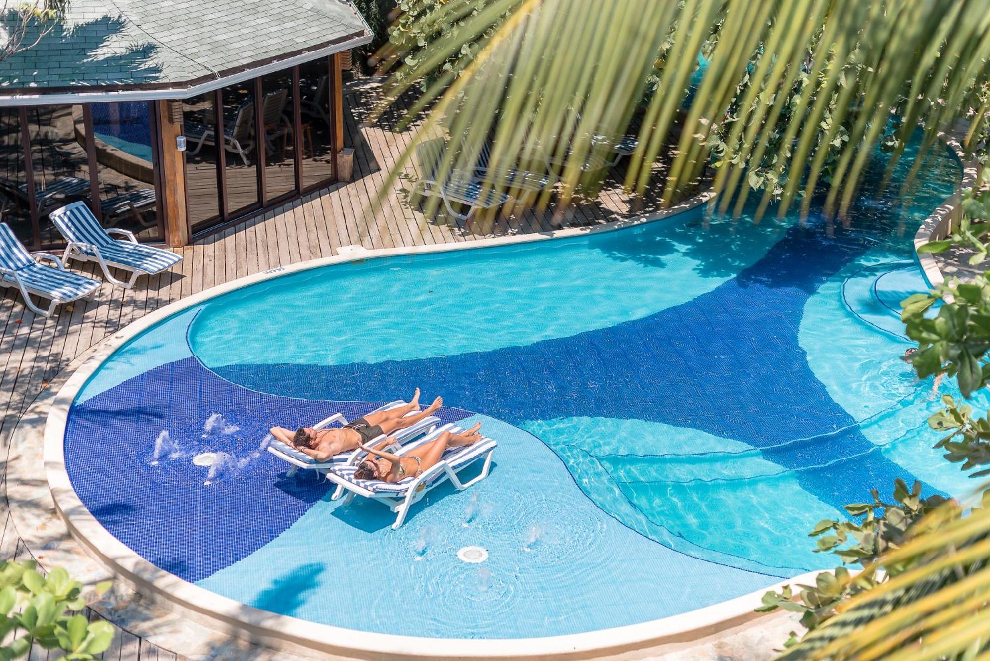 Paradise Beach Hotel & Resort 웨스트 베이 외부 사진