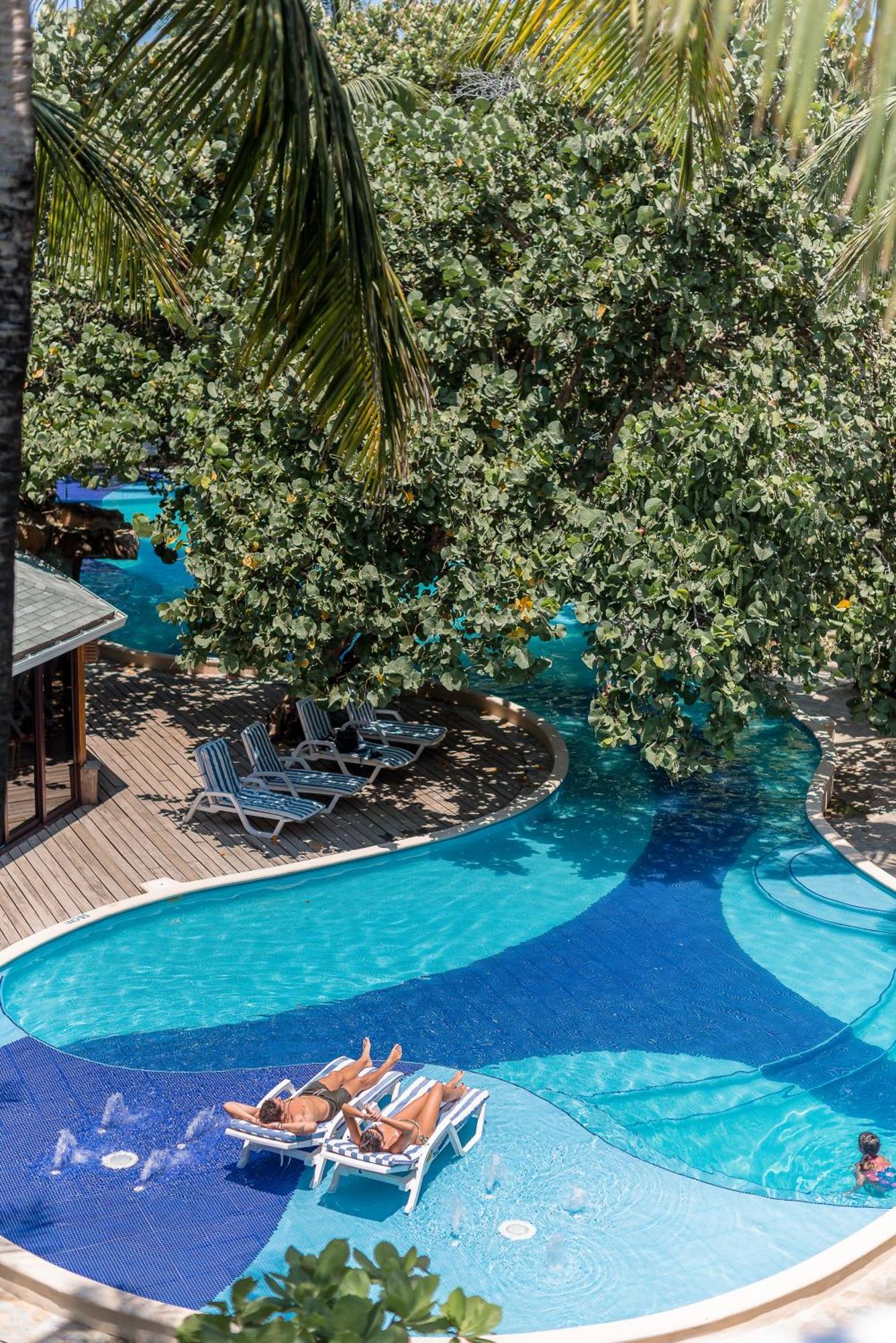 Paradise Beach Hotel & Resort 웨스트 베이 외부 사진