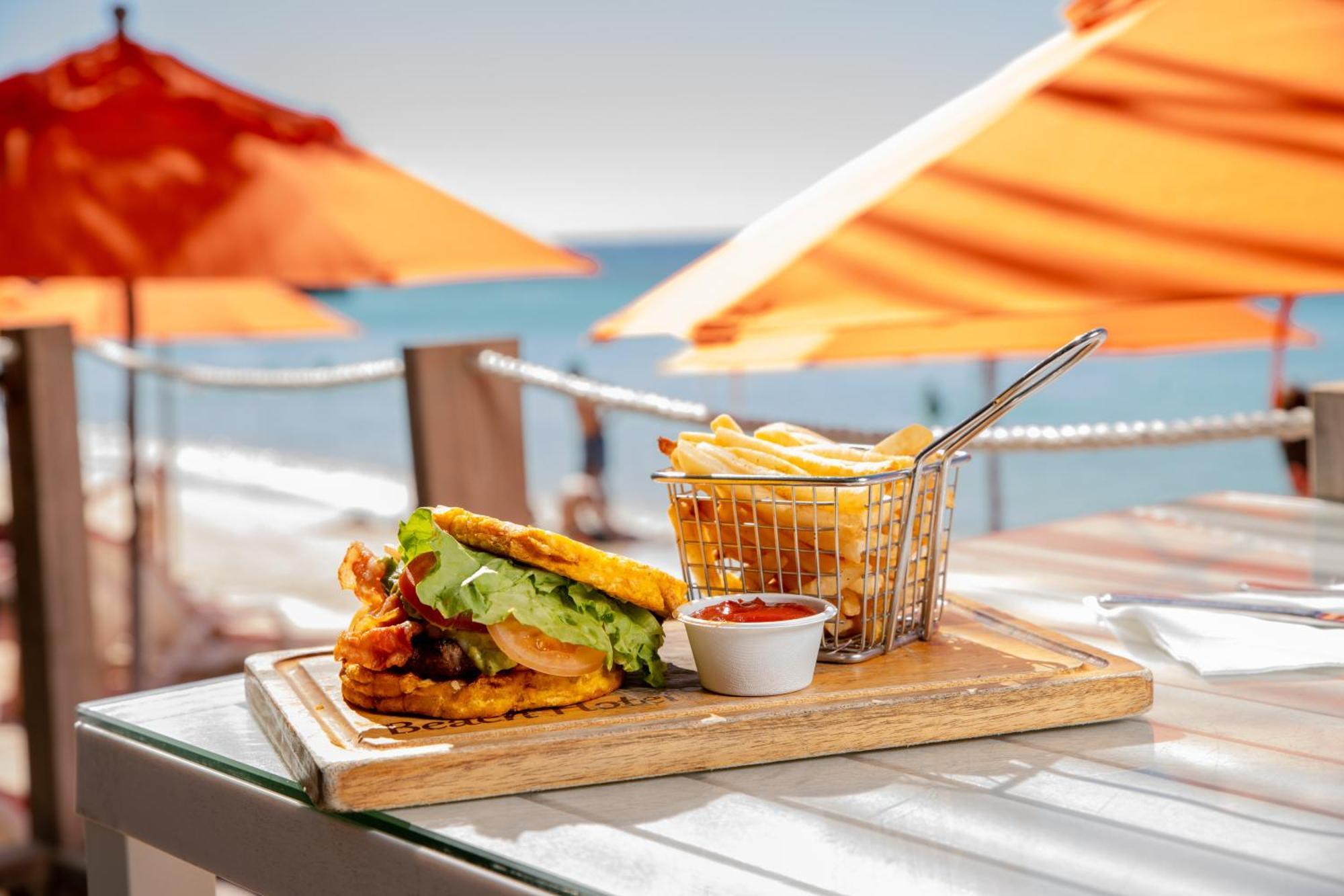 Paradise Beach Hotel & Resort 웨스트 베이 외부 사진