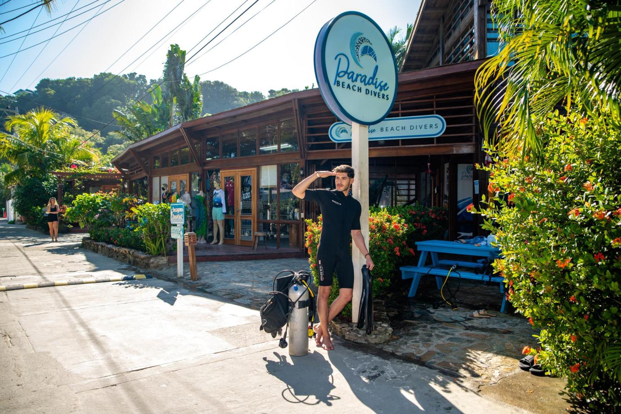 Paradise Beach Hotel & Resort 웨스트 베이 외부 사진